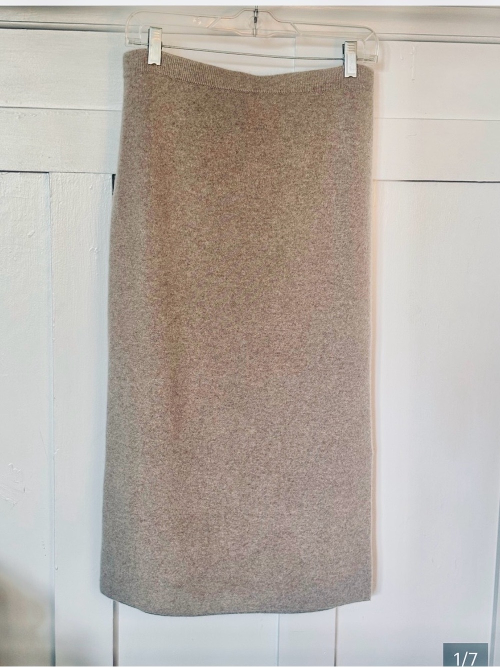 Nordstrom signature cashmere midi-skirt beige beach M
NWOT